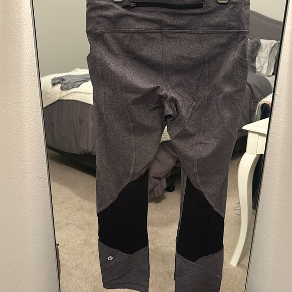Lululemon - Cropped Leggings - Size 4 - Gray & Black - Picture 2 of 2